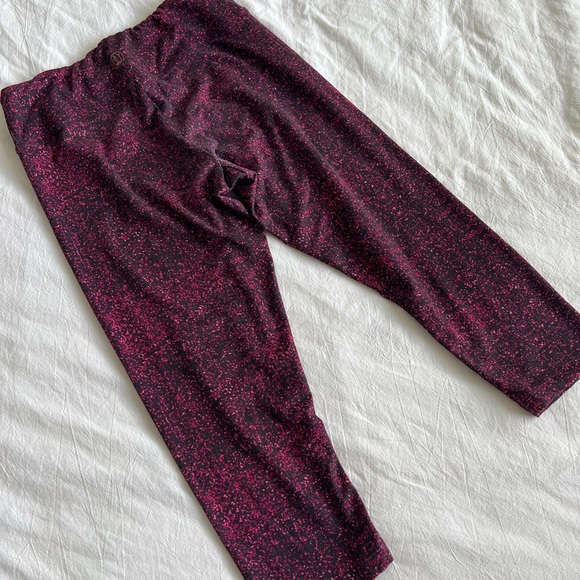 Balance Collection crop leggings - Picture 2 of 6